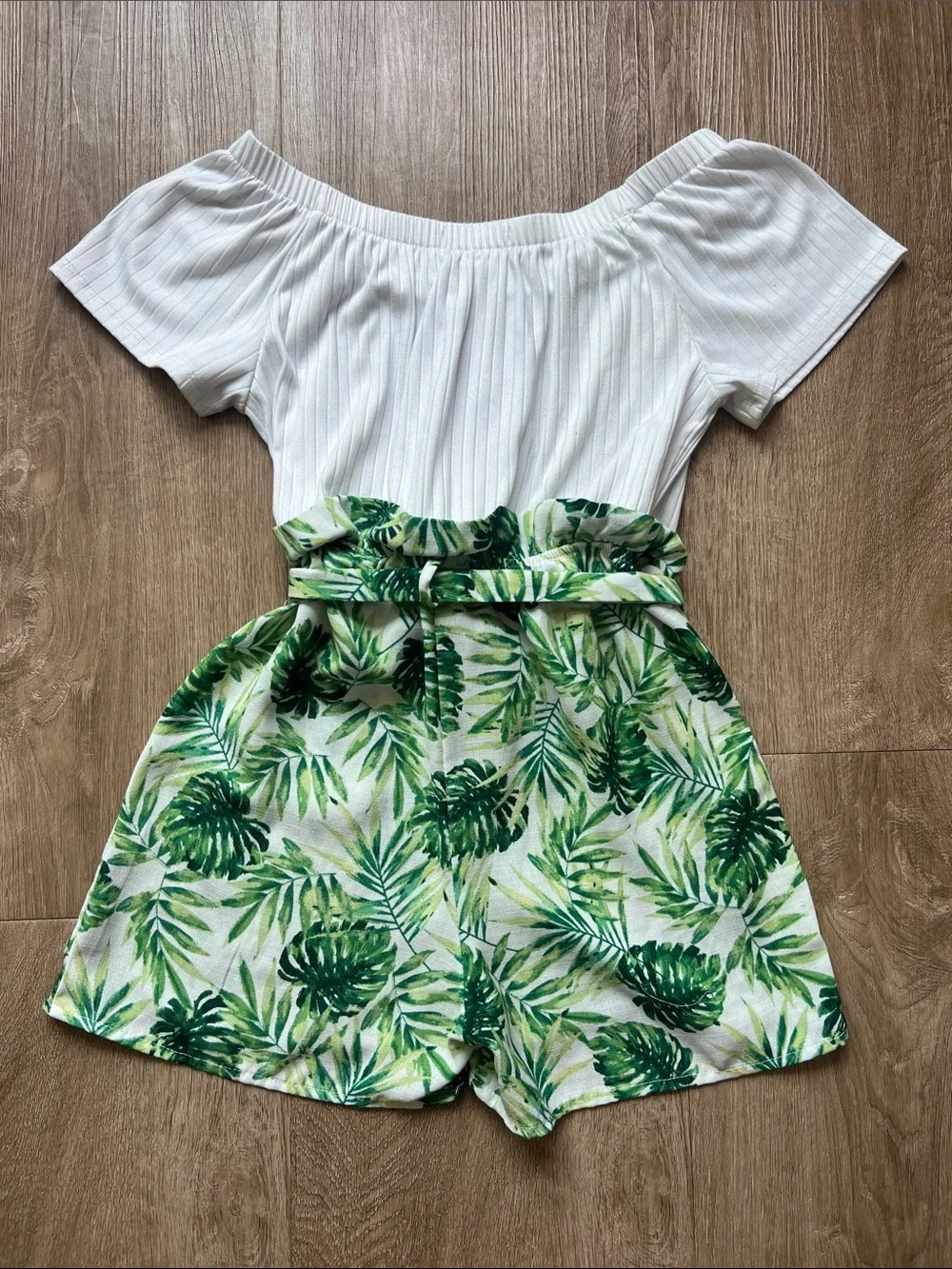 2 Hip Girls White Off-Shoulder Top with Green Leaf Print Shorts Romper Size 10